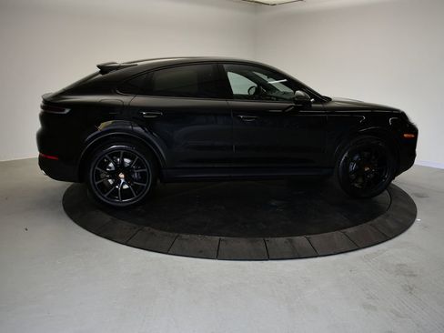 New 2026 Porsche Cayenne Coupe AWD/4WD image 9