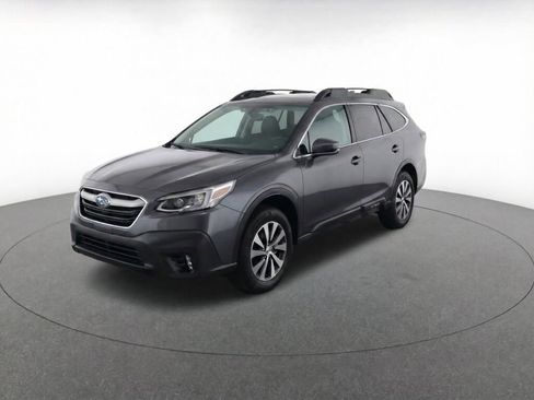 Used 2021 Subaru Outback Premium image 3