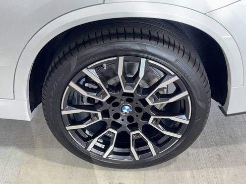 New 2026 BMW X5 xDrive50e w/ M Sport Package image 25