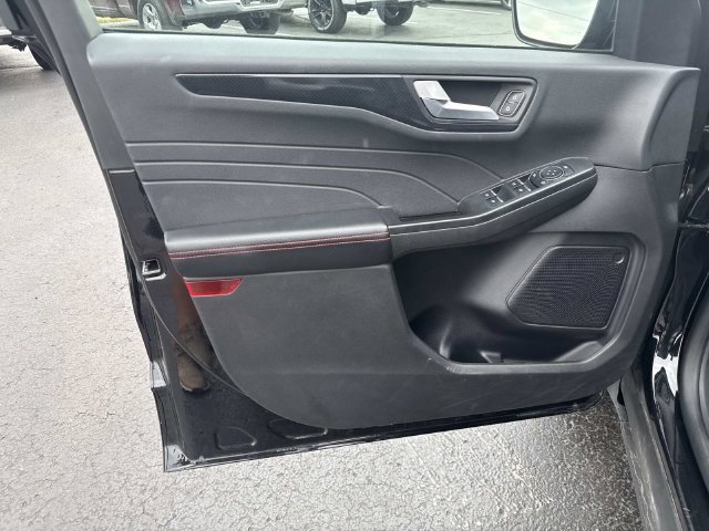 Used 2025 Ford Escape ST-Line AWD/4WD image 7