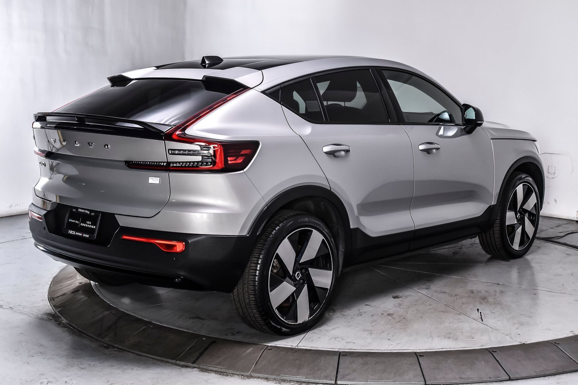 Used 2023 Volvo C40 P8 Recharge Ultimate w/ Protection Package Premier AWD/4WD image 6