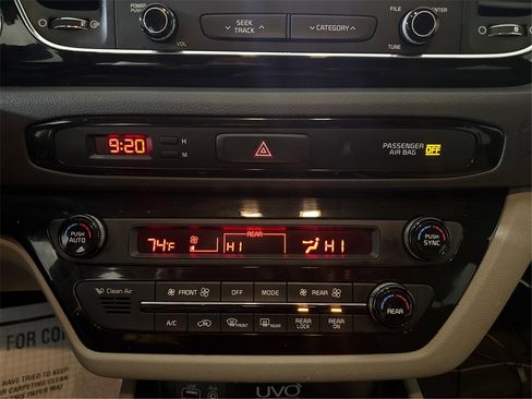 Used 2016 Kia Sedona EX image 30