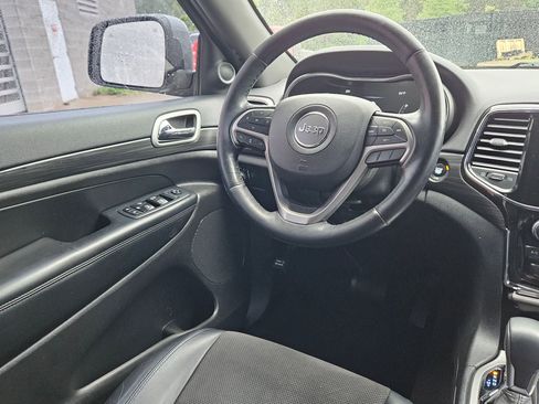 Used 2020 Jeep Grand Cherokee Altitude RWD image 9
