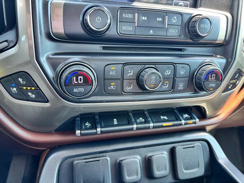 Used 2017 Chevrolet Silverado 1500 High Country AWD/4WD image 27