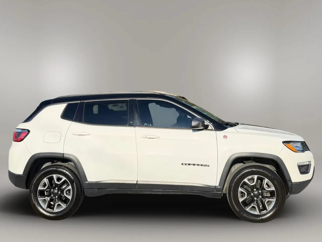 Used 2017 Jeep Compass Trailhawk w/ Navigation Group AWD/4WD image 4
