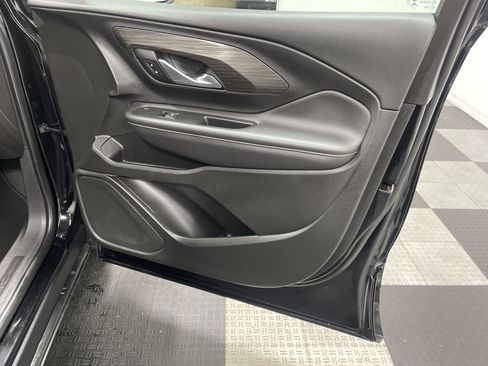 Used 2022 GMC Terrain SLE image 25