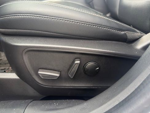 Used 2022 Ford Escape Titanium w/ Class II Trailer Tow Package image 12