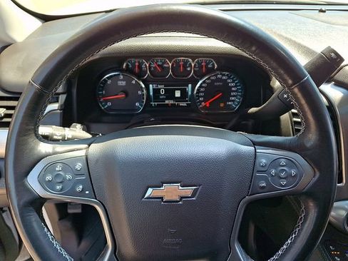 Used 2019 Chevrolet Suburban Premier AWD/4WD image 4