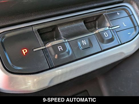 Used 2023 GMC Acadia SLE w/ Driver Convenience Package FWD image 7