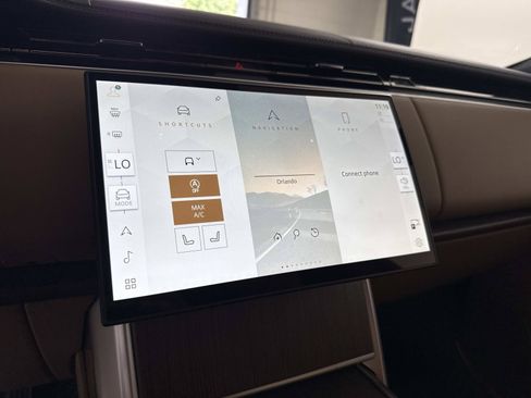 New 2026 Land Rover Range Rover Long Wheelbase SE AWD/4WD image 25