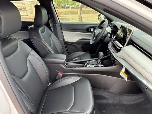 New 2026 Jeep Compass Limited AWD/4WD image 30