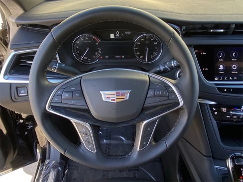 Certified 2025 Cadillac XT5 Premium Luxury image 24