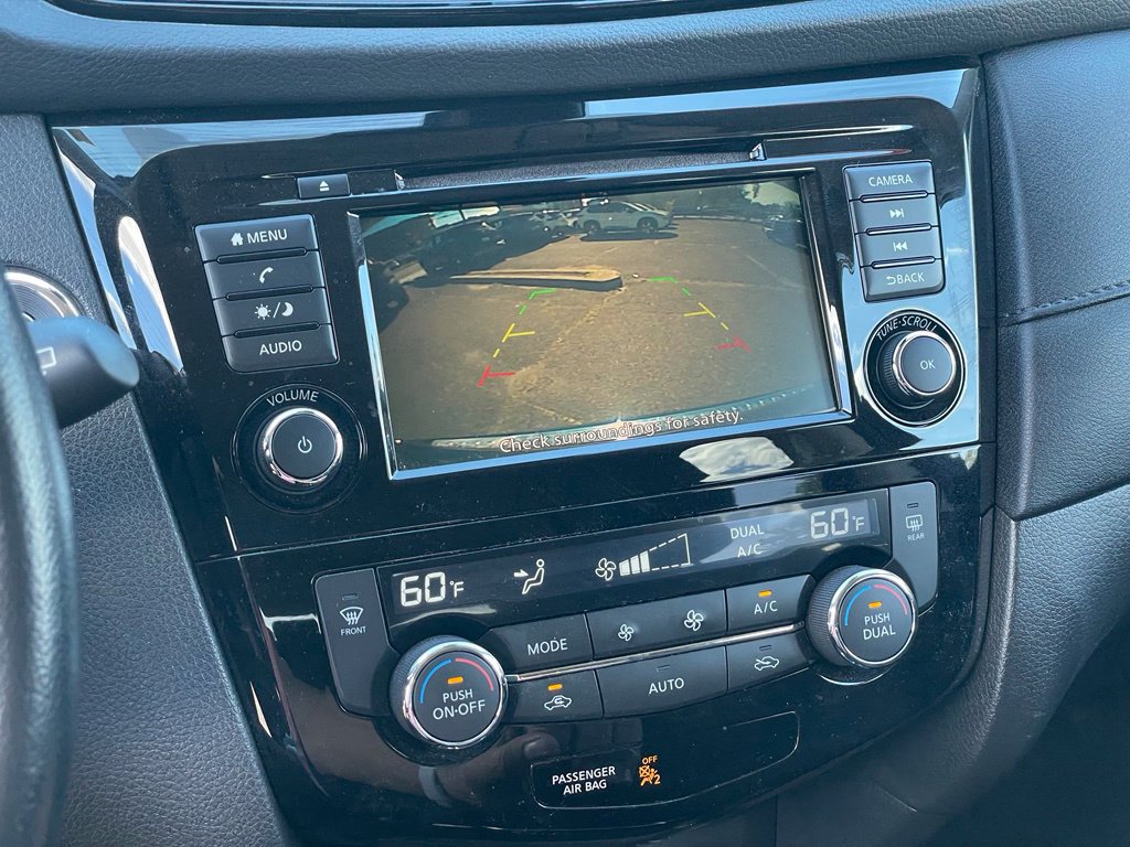 Used 2020 Nissan Rogue SV AWD/4WD image 19