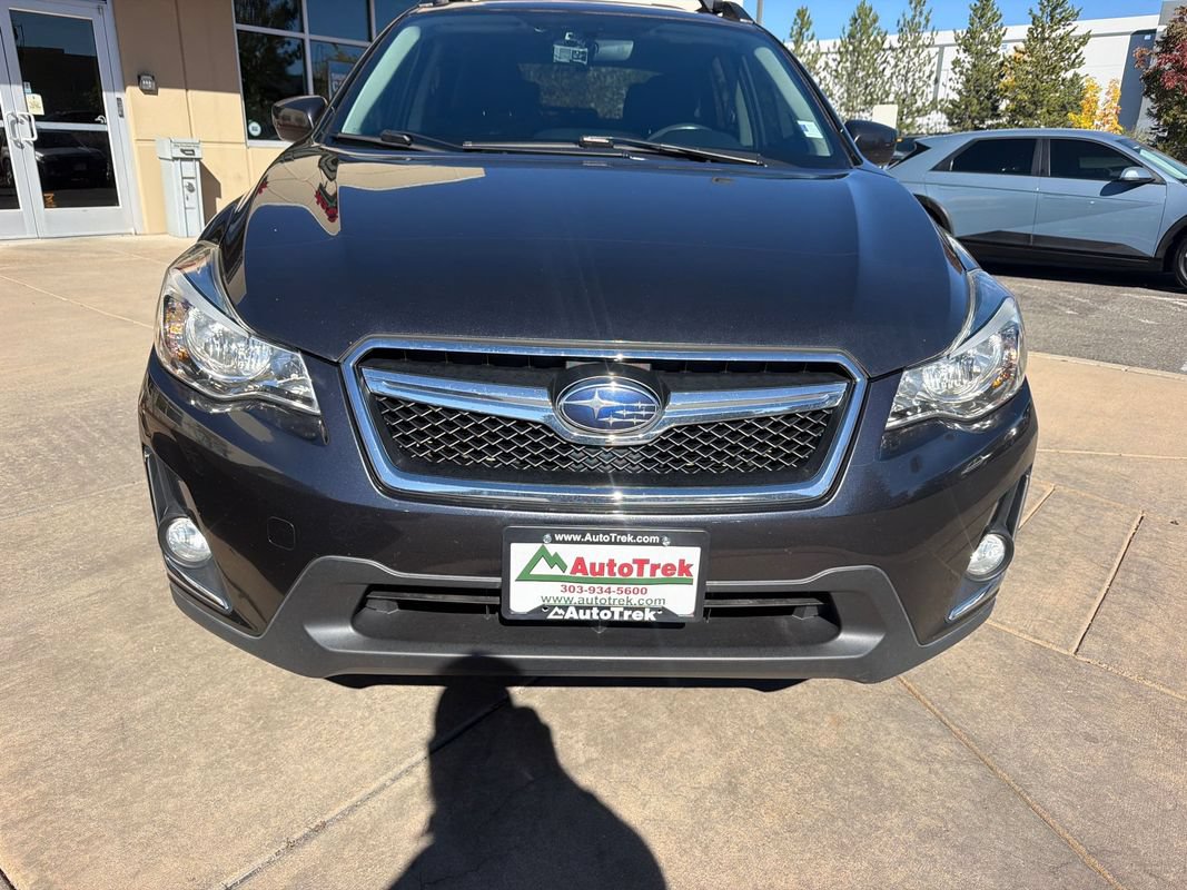 Used 2017 Subaru Crosstrek 2.0i Premium w/ Moonroof Package AWD/4WD image 3