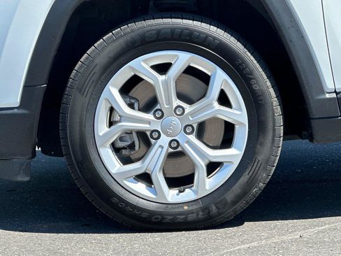 Certified 2024 Jeep Compass Latitude AWD/4WD image 25