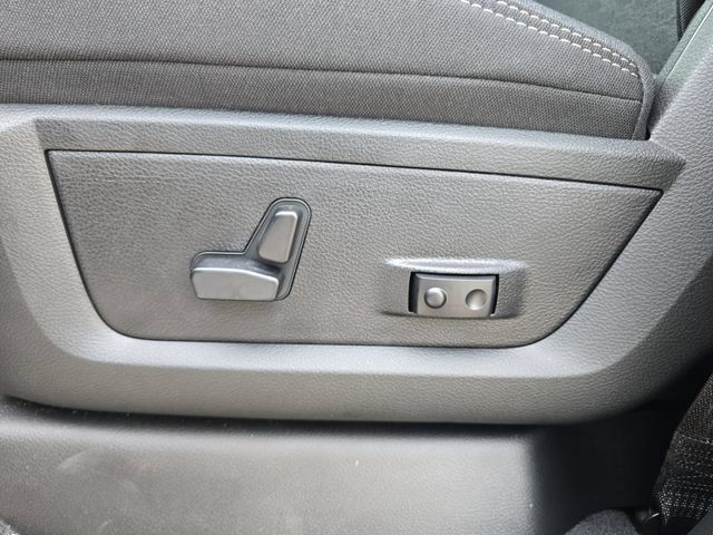 New 2026 RAM 3500 Big Horn AWD/4WD image 16