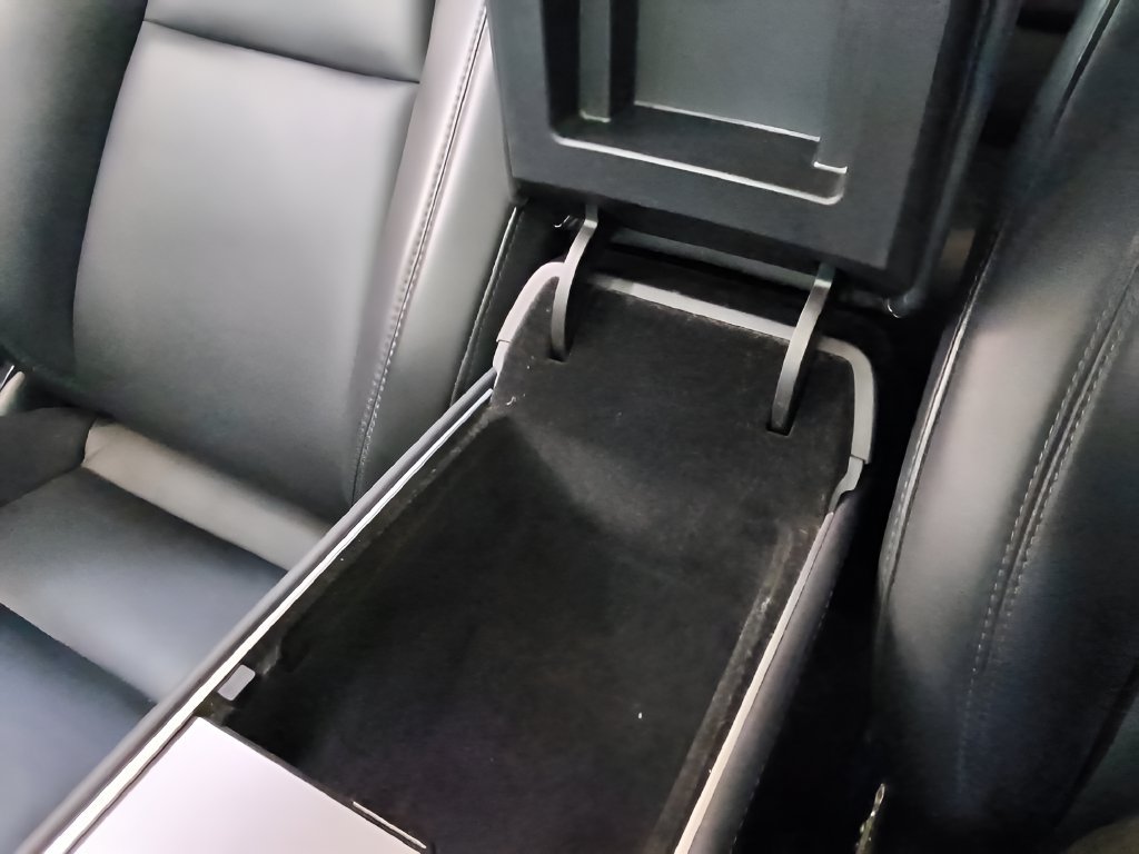 Used 2024 Tesla Model Y Performance AWD/4WD image 21