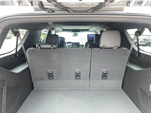 New 2026 GMC Yukon XL AT4 AWD/4WD image 8