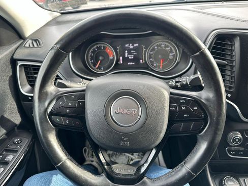 Used 2020 Jeep Cherokee Latitude Plus image 18