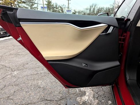 Used 2015 Tesla Model S AWD image 27