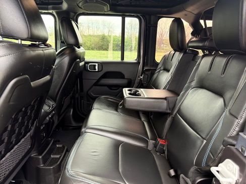 Used 2022 Jeep Wrangler Unlimited Rubicon 4xe image 24