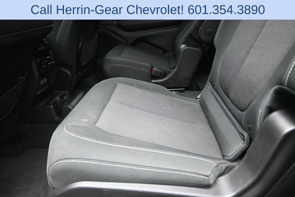 Used 2023 Jeep Grand Cherokee L Laredo RWD image 16