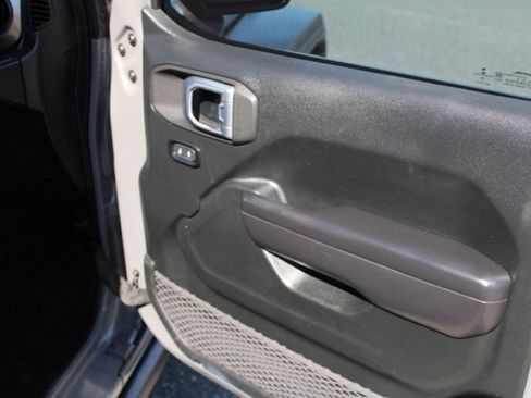 Used 2020 Jeep Wrangler Unlimited Sport image 28