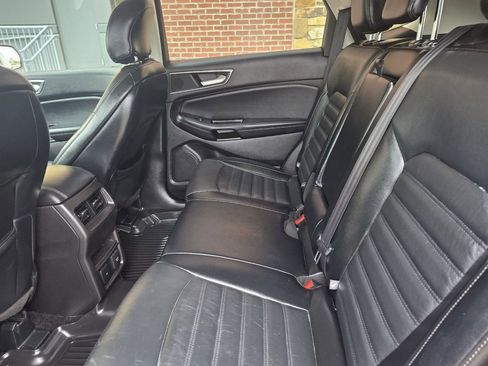 Used 2015 Ford Edge SEL w/ Equipment Group 201A FWD image 18