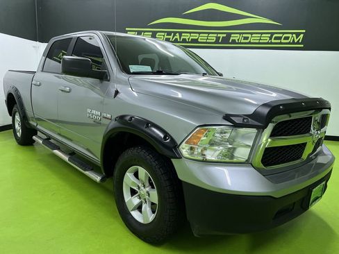 Used 2019 RAM 1500 Classic SLT AWD/4WD image 2
