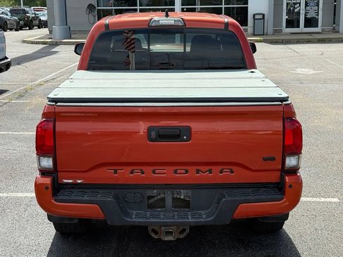 Used 2018 Toyota Tacoma TRD Sport w/ Technology Package AWD/4WD image 20