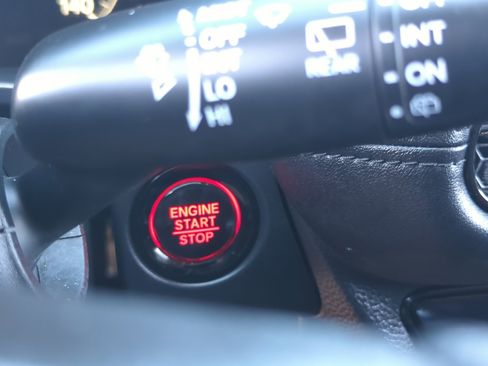 Used 2025 Honda HR-V LX image 28