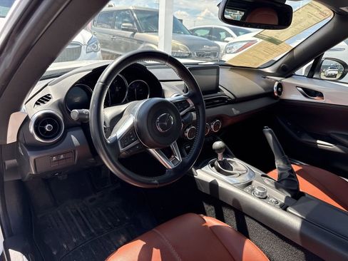 Used 2023 MAZDA MX-5 Miata Grand Touring RWD image 8