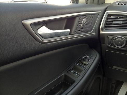 Used 2024 Ford Edge SEL image 23