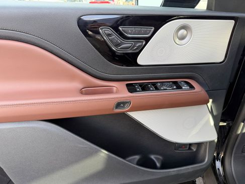 New 2026 Lincoln Aviator Reserve image 12