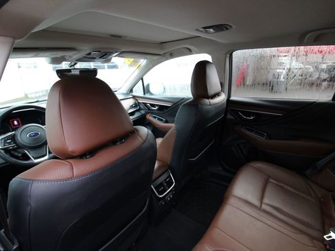 Used 2022 Subaru Outback Touring w/ Popular Package #2 image 29