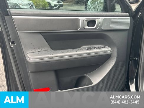 Used 2025 Hyundai Santa Fe SEL FWD image 11