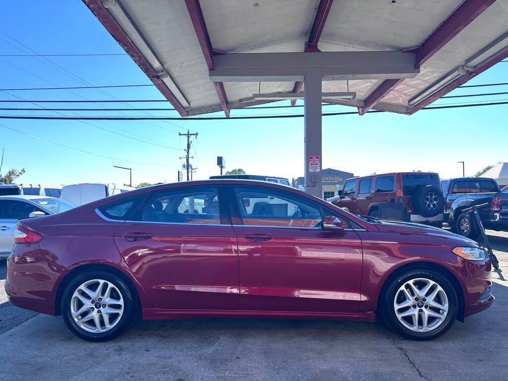 Used 2014 Ford Fusion SE FWD image 5