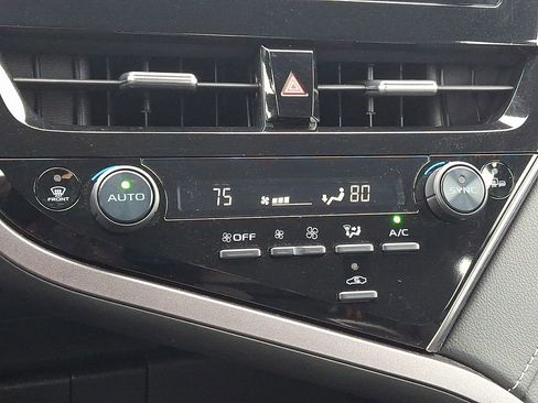 Used 2024 Toyota Camry SE w/ Cold Weather Package image 16