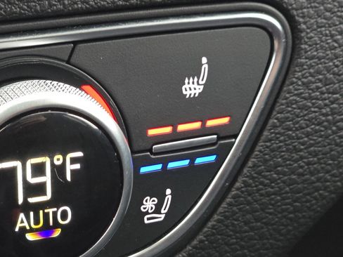 Used 2023 Audi Q5 2.0T Prestige w/ Prestige Package image 22