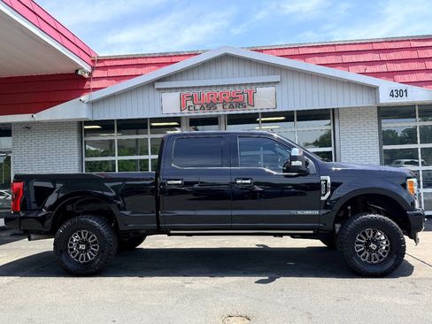Used 2019 Ford F350 Platinum w/ Platinum Ultimate Package AWD/4WD image 2