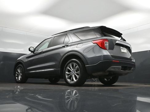Used 2023 Ford Explorer XLT w/ Equipment Group 202A AWD/4WD image 40