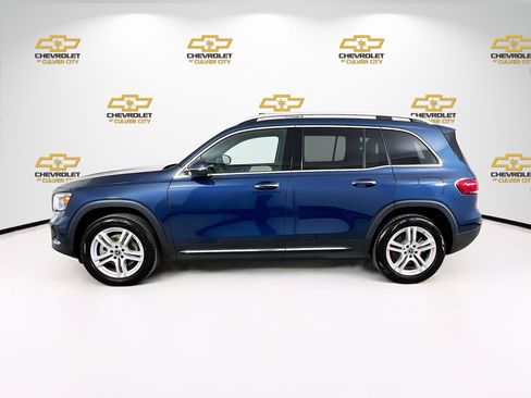 Used 2023 Mercedes-Benz GLB 250 w/ Premium Package image 4