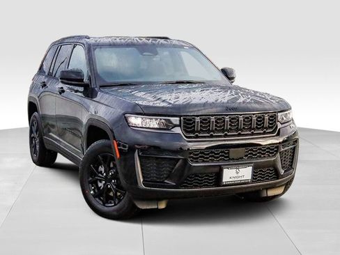 New 2026 Jeep Grand Cherokee Altitude image 2