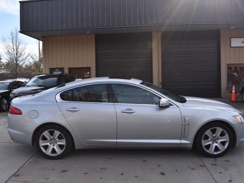 Used 2009 Jaguar XF Luxury image 16