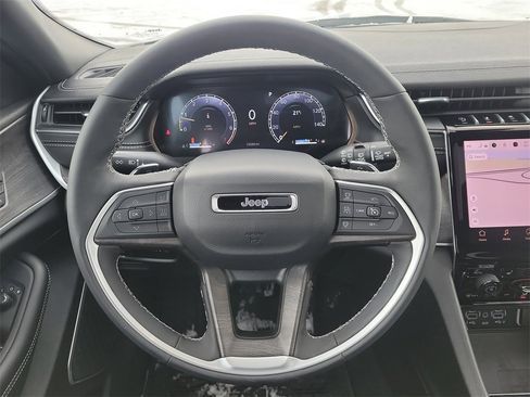 New 2025 Jeep Grand Cherokee L Limited w/ Luxury Tech Group II image 28