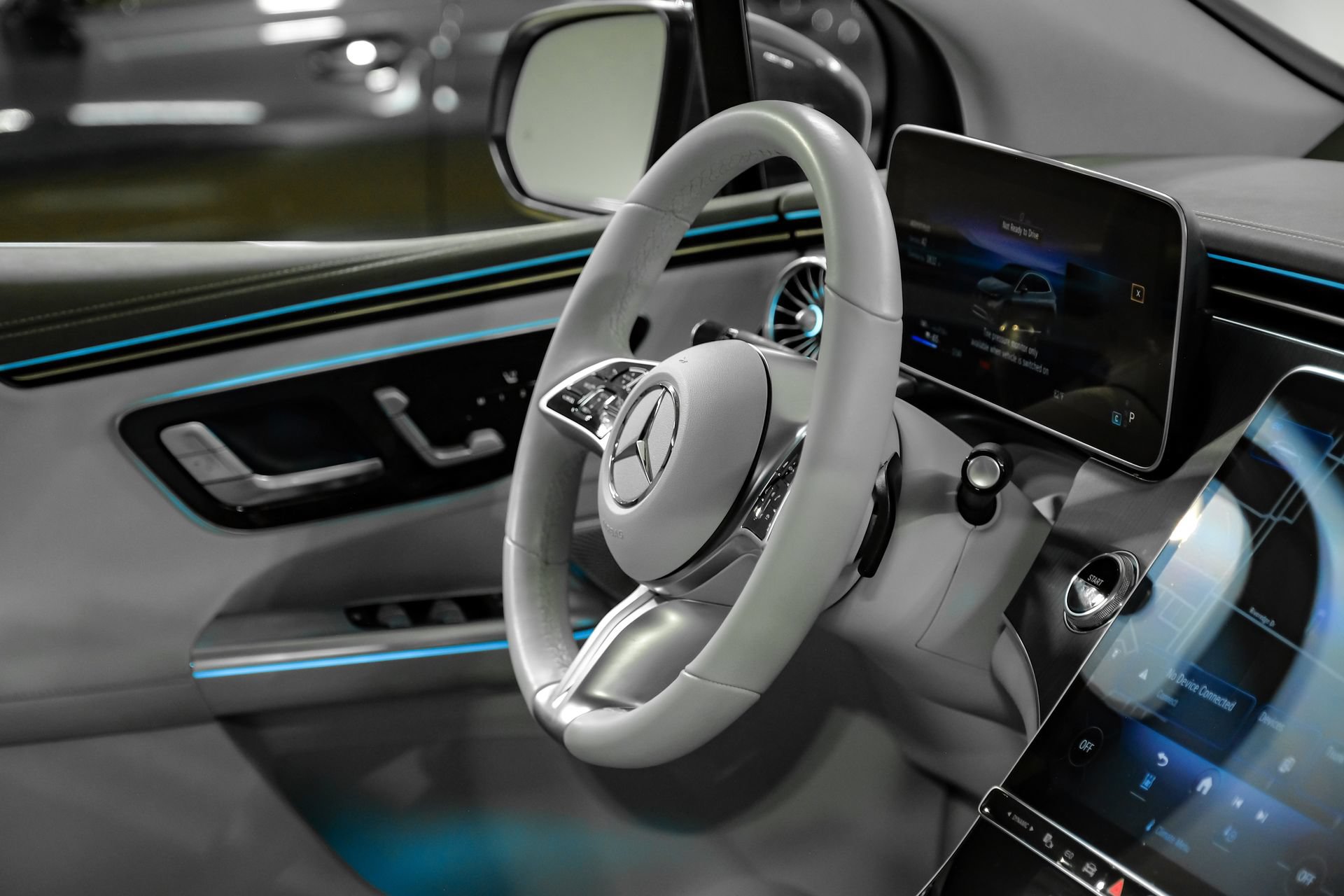 Used 2023 Mercedes-Benz EQE 350+ SUV w/ AMG Line Exterior Package image 18