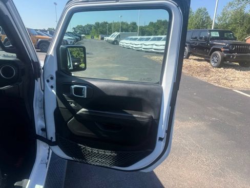 Certified 2019 Jeep Wrangler Unlimited Sahara AWD/4WD image 61