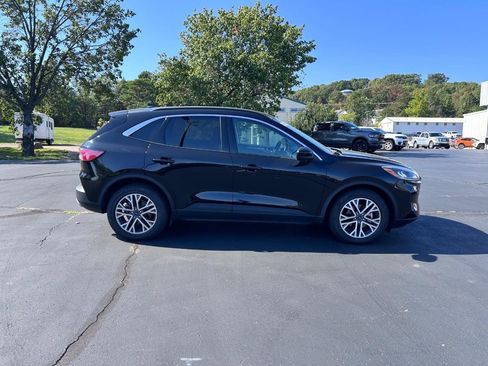 Used 2021 Ford Escape SEL image 2
