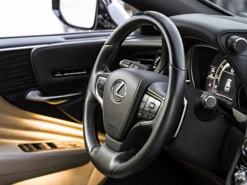 Used 2021 Lexus LS 500 w/ Accessory Package (Z1) image 13