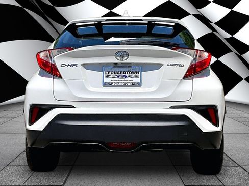 Used 2019 Toyota C-HR Limited FWD image 4